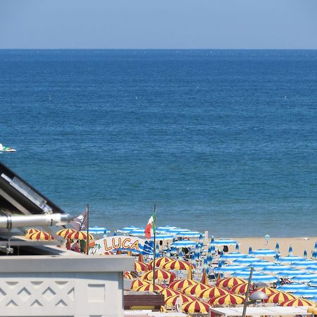 Hotel Gemini ริมินี ภายนอก รูปภาพ