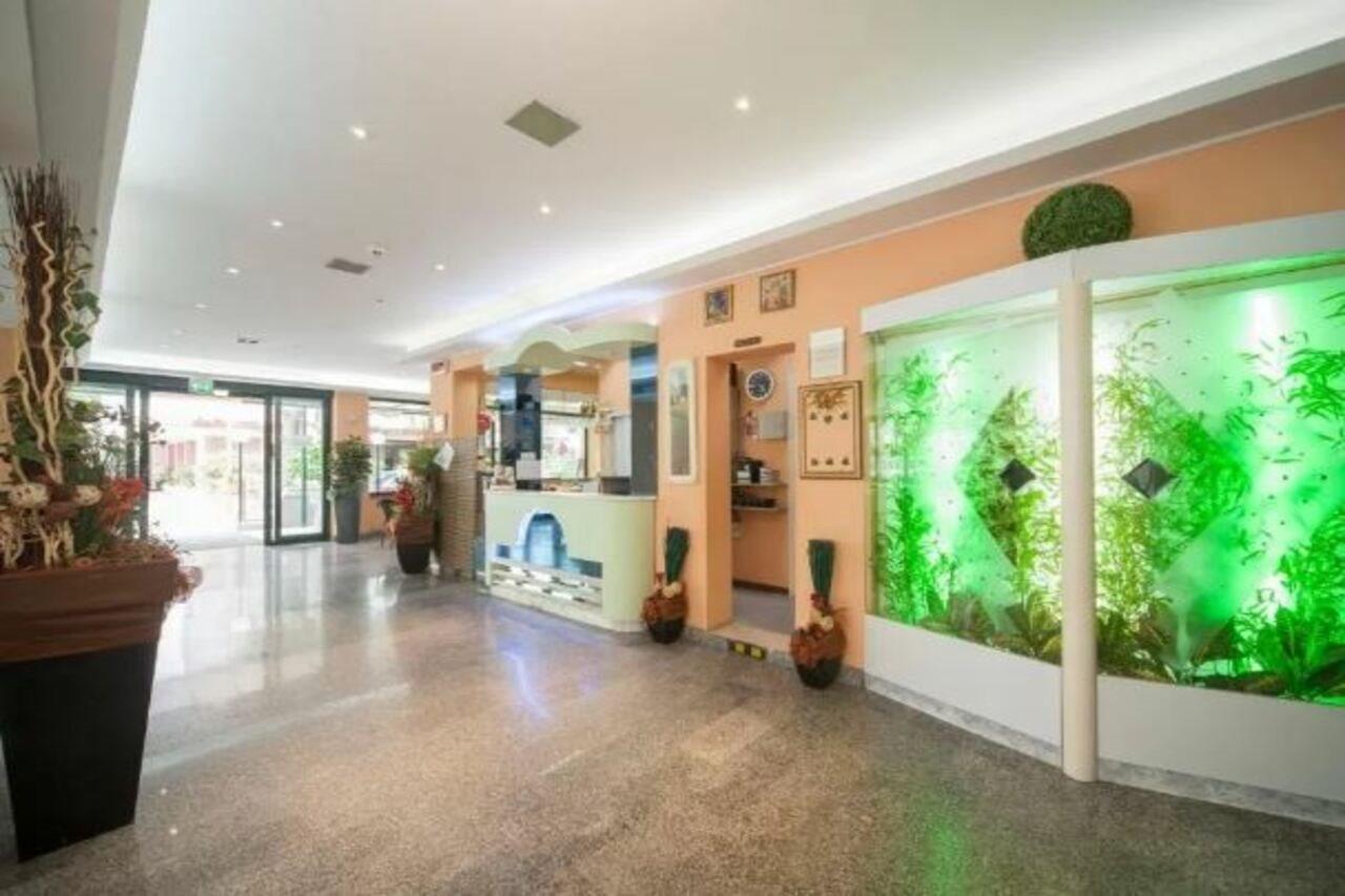 Hotel Gemini ริมินี ภายนอก รูปภาพ
