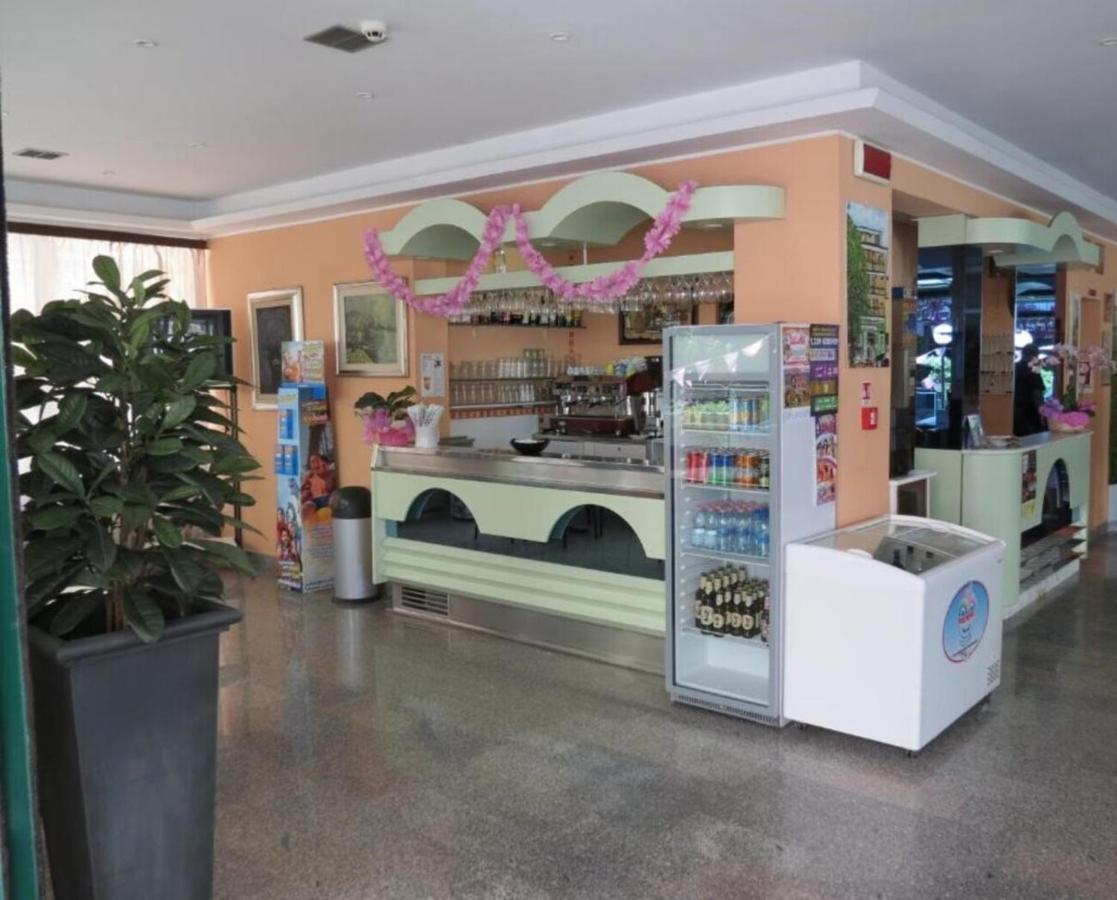 Hotel Gemini ริมินี ภายนอก รูปภาพ