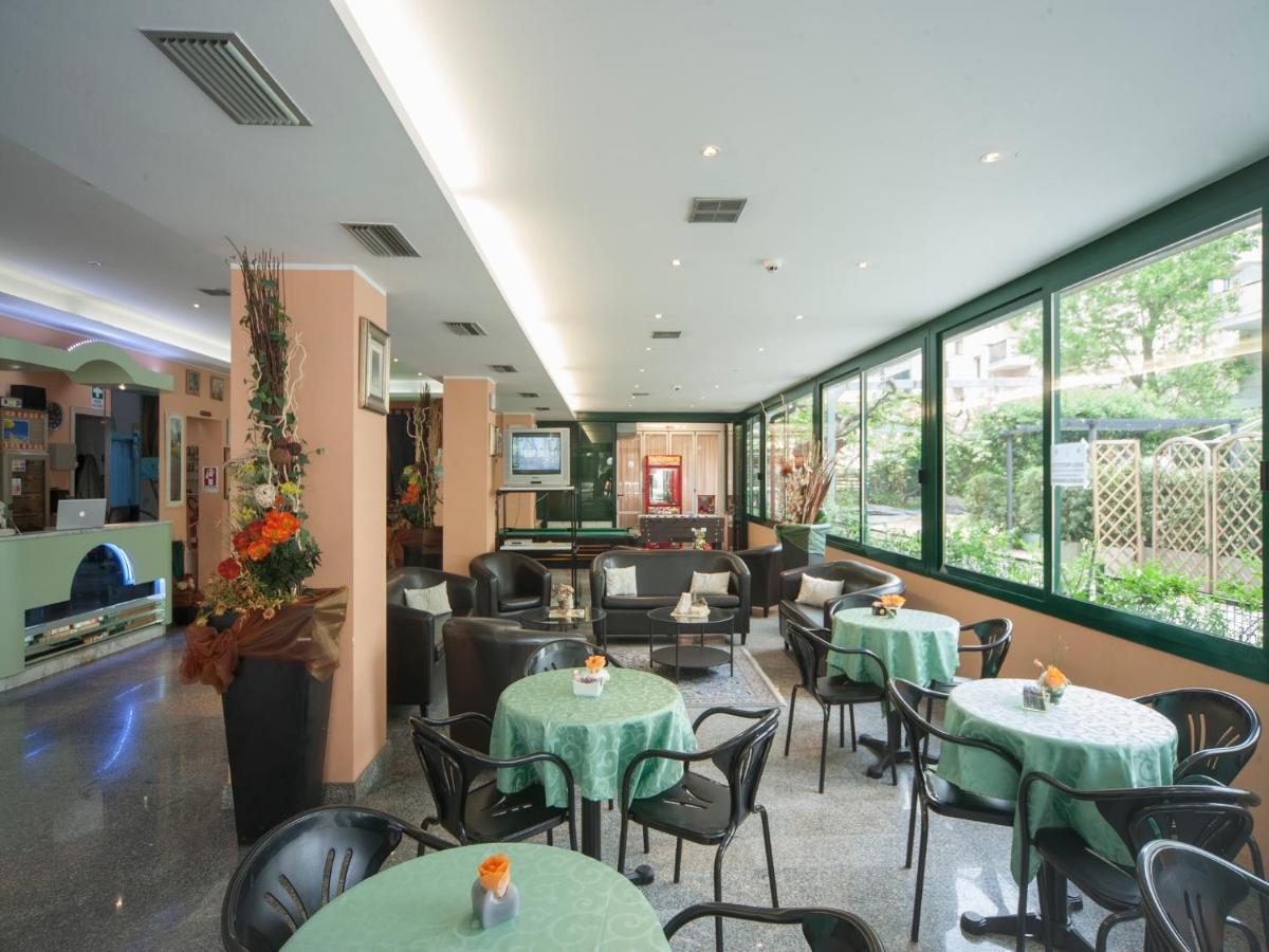 Hotel Gemini ริมินี ภายนอก รูปภาพ